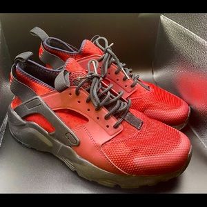 Nike Huarache Burgundy/Black sneaker.
